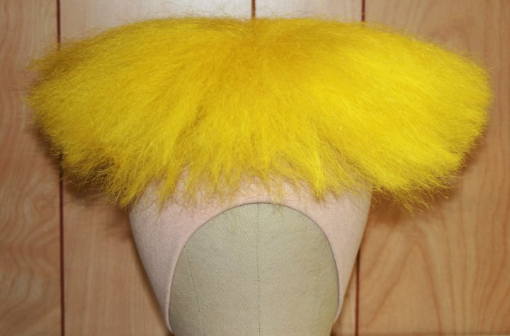 yellow moe wig yak